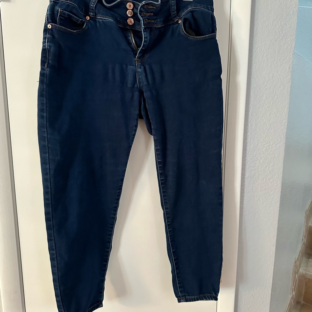 Curvy skinny ankle jeans